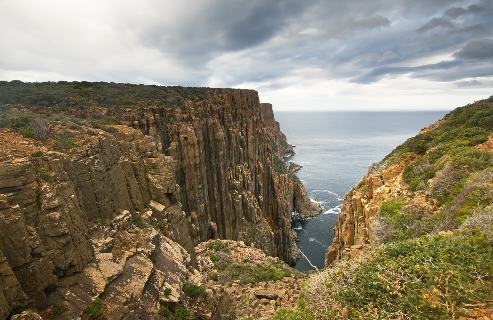 Columnar-jointed Jurassic dolerite cliffs at Cape Raoul, Tasman Peninsula